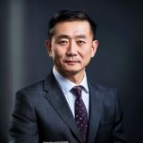 开云网址技术总监陈明远头像照片，中年男性，专业西装，技术专家气质